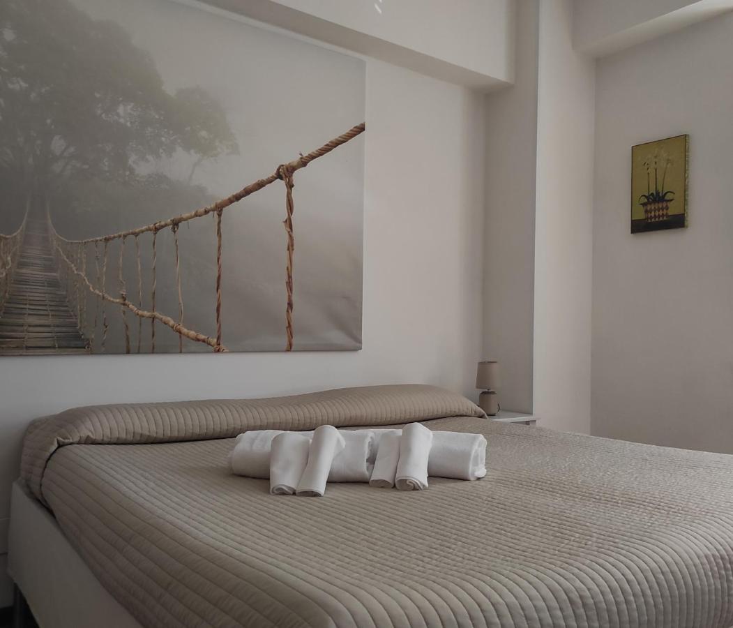 Hotel Monolocali Da Vinci à Falconara Marittima Extérieur photo