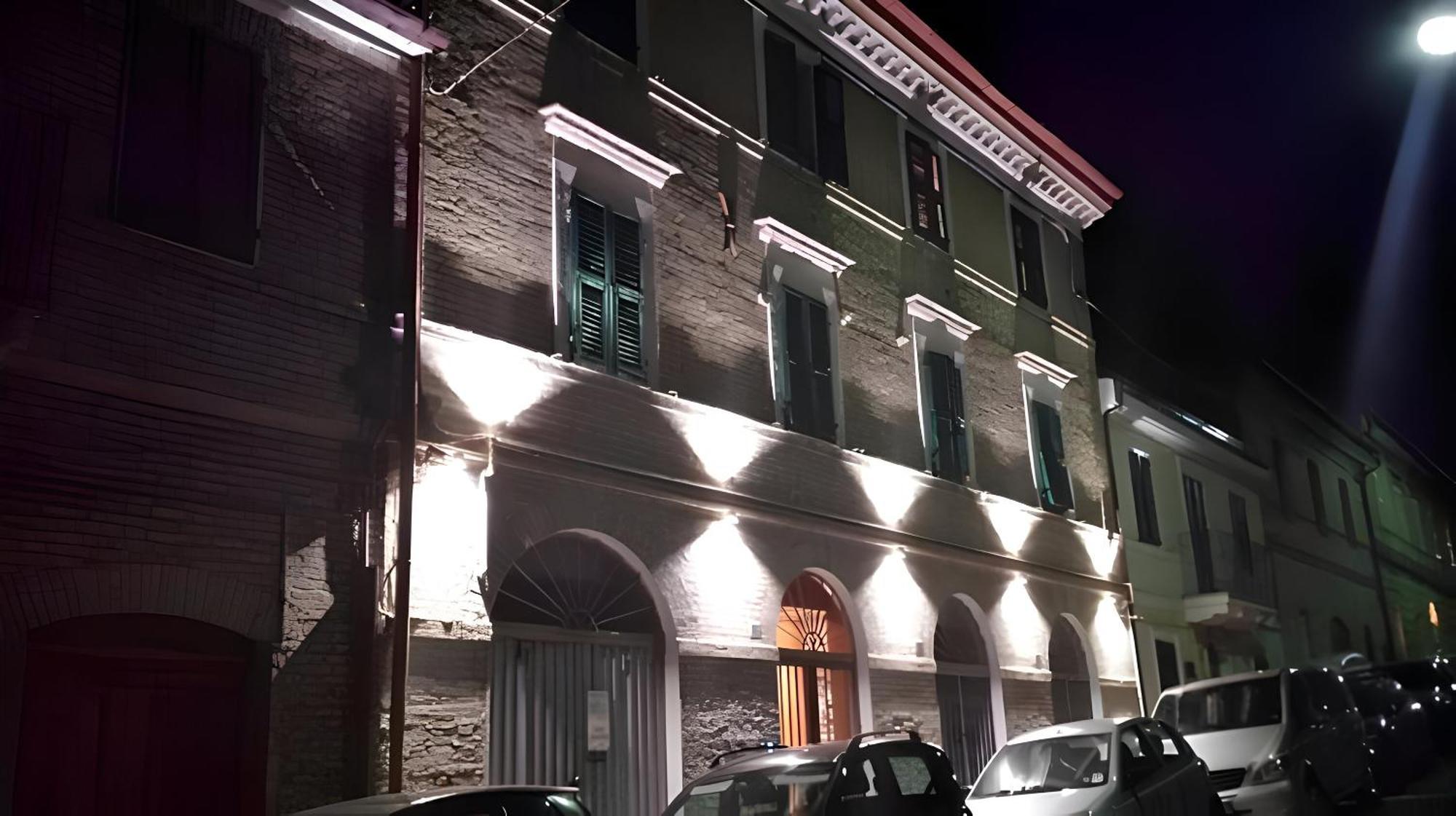Hotel Monolocali Da Vinci à Falconara Marittima Extérieur photo